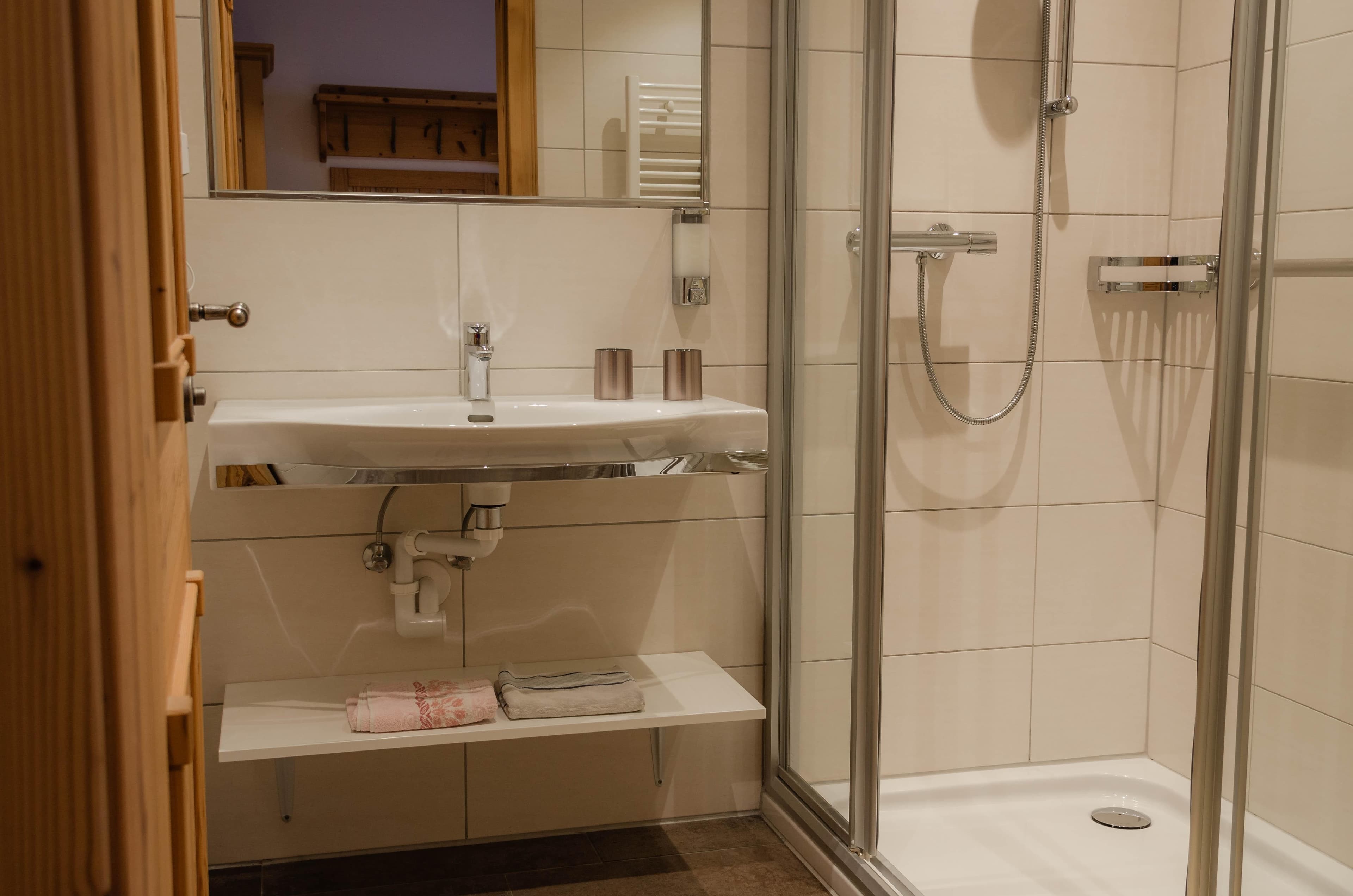 Bauernhof Krahlehen · Dreibettzimmer mit Frühstück - 4