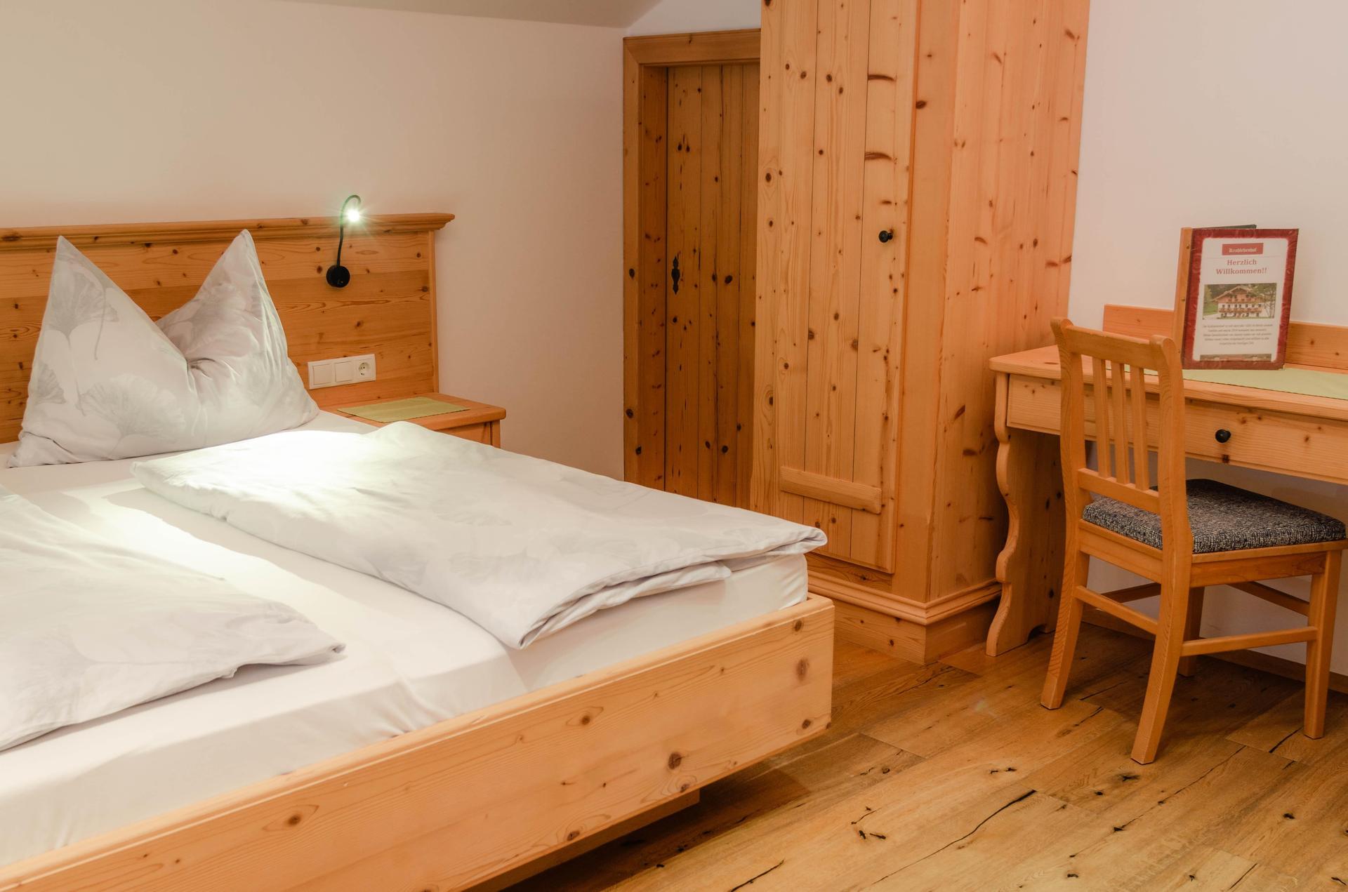 Bauernhof Krahlehen · Dreibettzimmer Nr. 6 mit Frühstück - 3